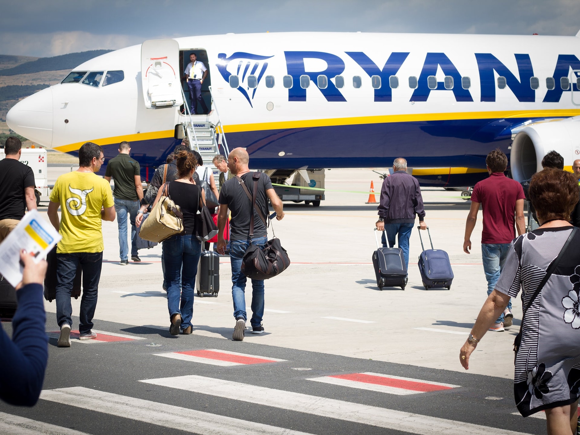 Ryanair passenger numbers increase in 2017 despite cancelling thousands of flights | The Independent | The Independent