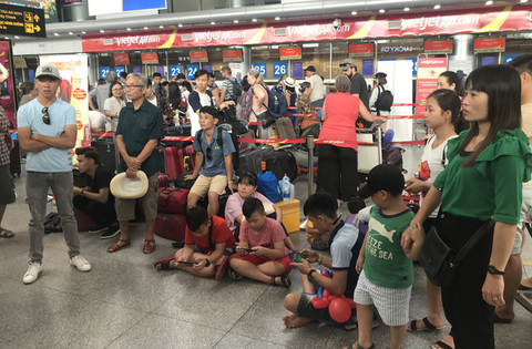 Vietjet lên tiếng về việc delay và hủy chuyến hàng loạt - Tuổi Trẻ Online