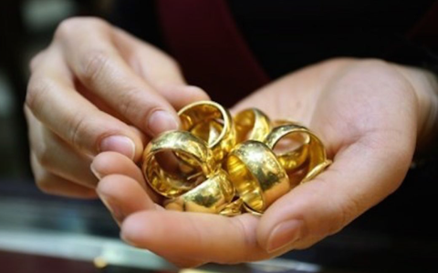 vang : Thu giữ gần 9,5 kg vàng trị giá hơn 34 tỷ đồng từ 1 tiếp viên hàng không