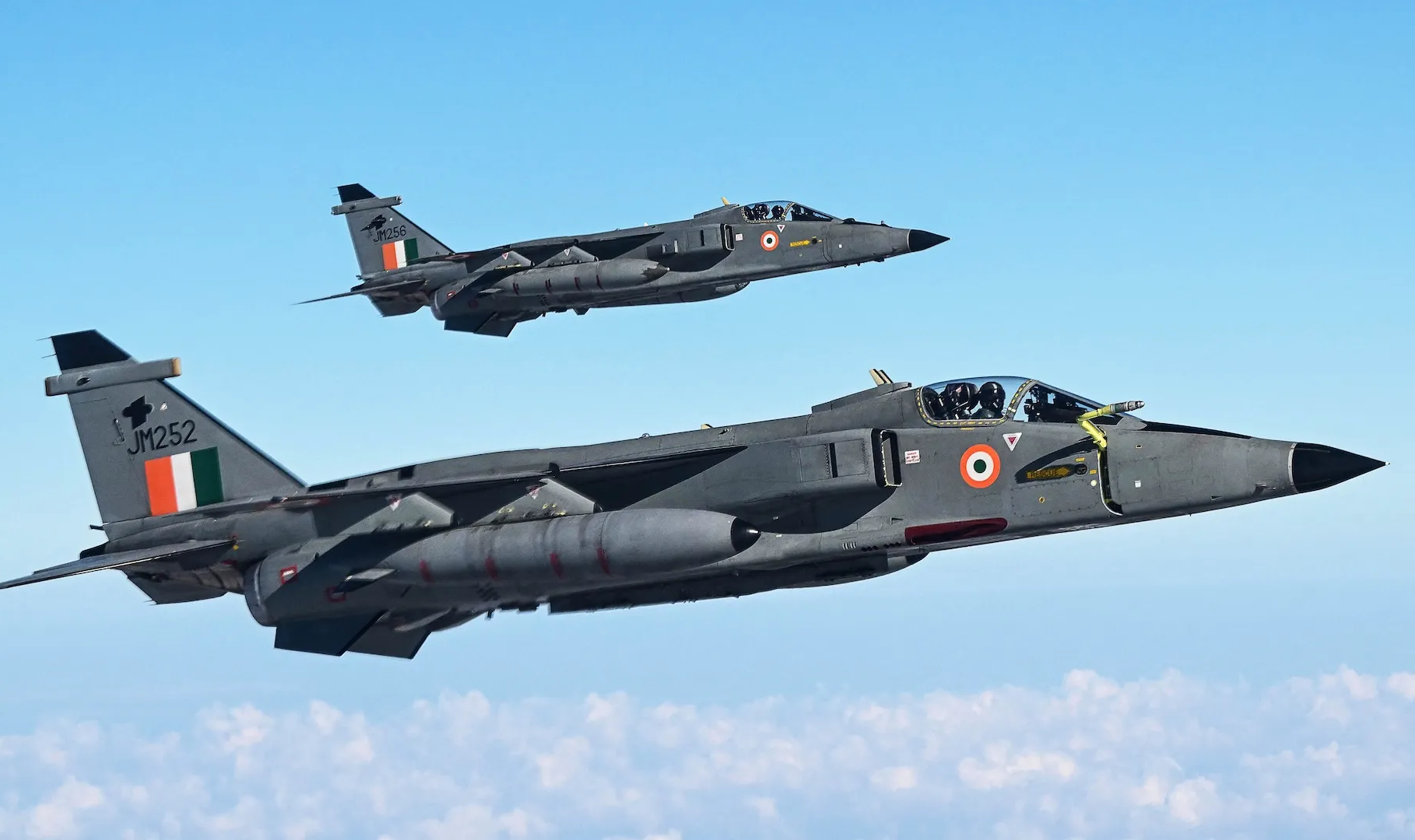 cường kích Jaguar 1