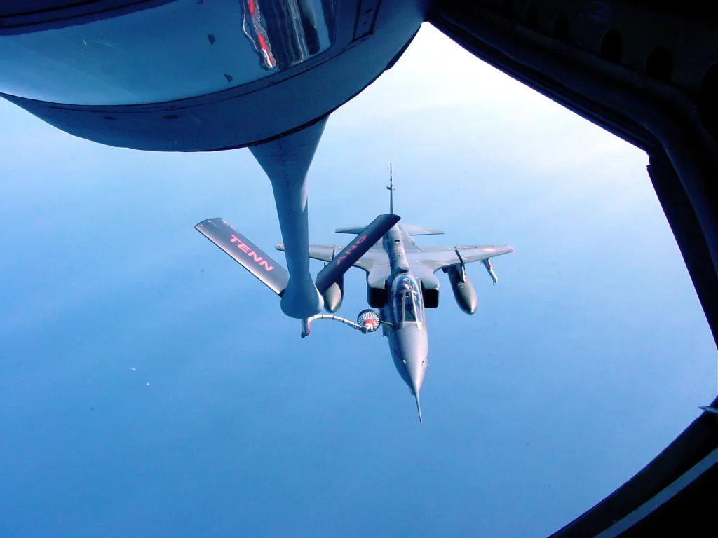 cường kích Jaguar 3