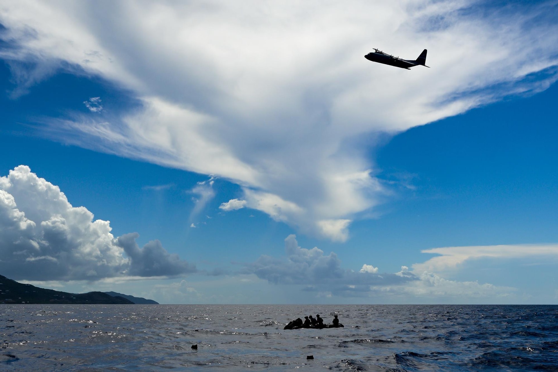 US Air Force special operations troops practice seizing Caribbean airfield amid regional tensions | Flight Global