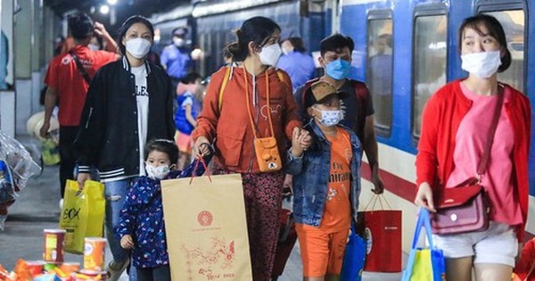 Nhiều vé máy bay, vé tàu miễn phí dành cho người lao động