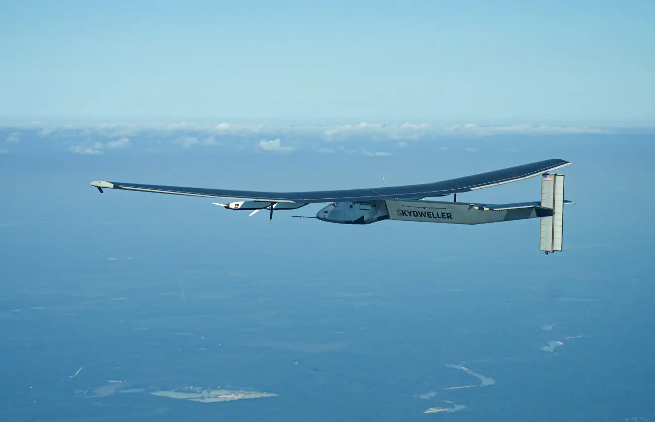 Máy bay không người lái 3