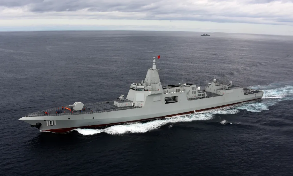 Tàu khu trục Type 055 Nanchang