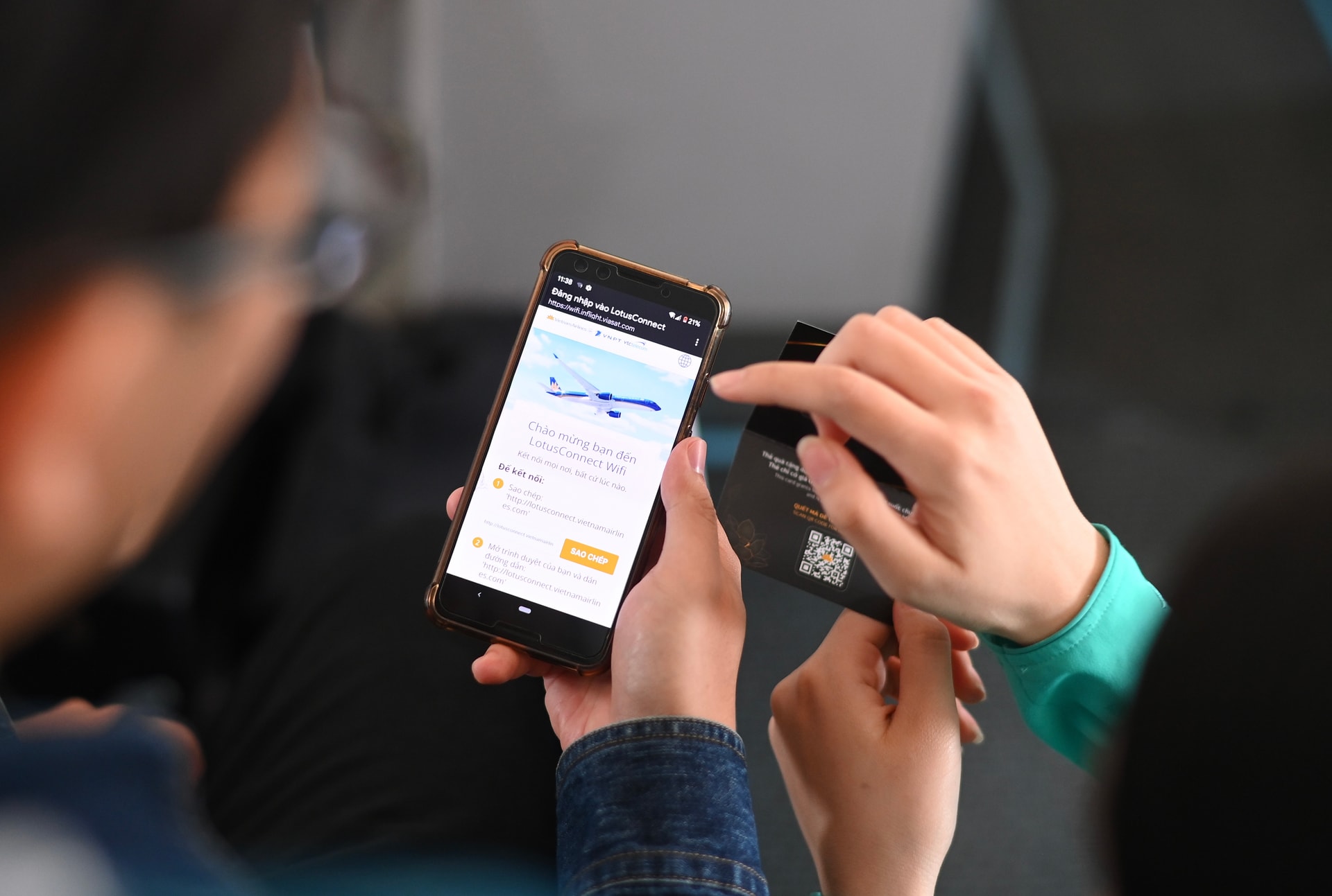 Dịch vụ Internet trên máy bay cho phép hành khách dễ dàng truy cập và sử dụng các tiện ích trực tuyến trong suốt chuyến bay.