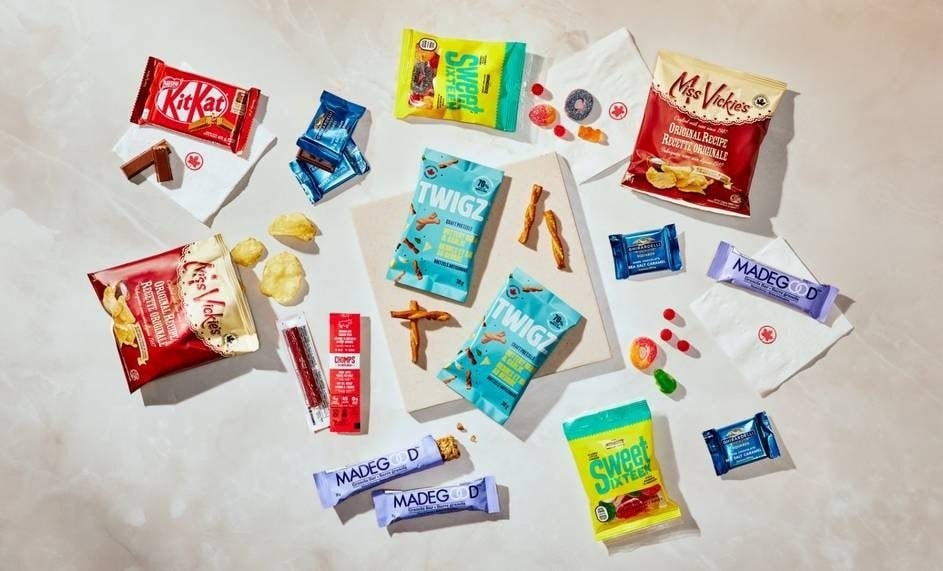 osky-1cdn-vn_air-canada-snacks.jpg