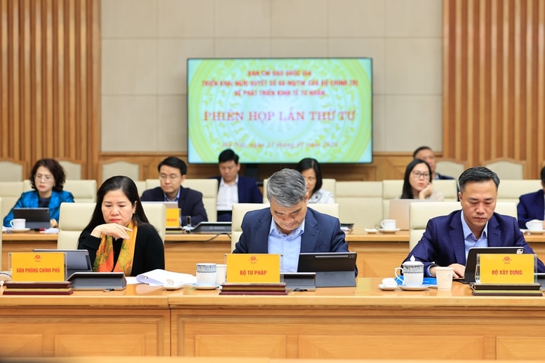 Thủ tướng: Xây dựng cơ chế giao việc lớn, việc khó, việc đột phá cho doanh nghiệp- Ảnh 8.