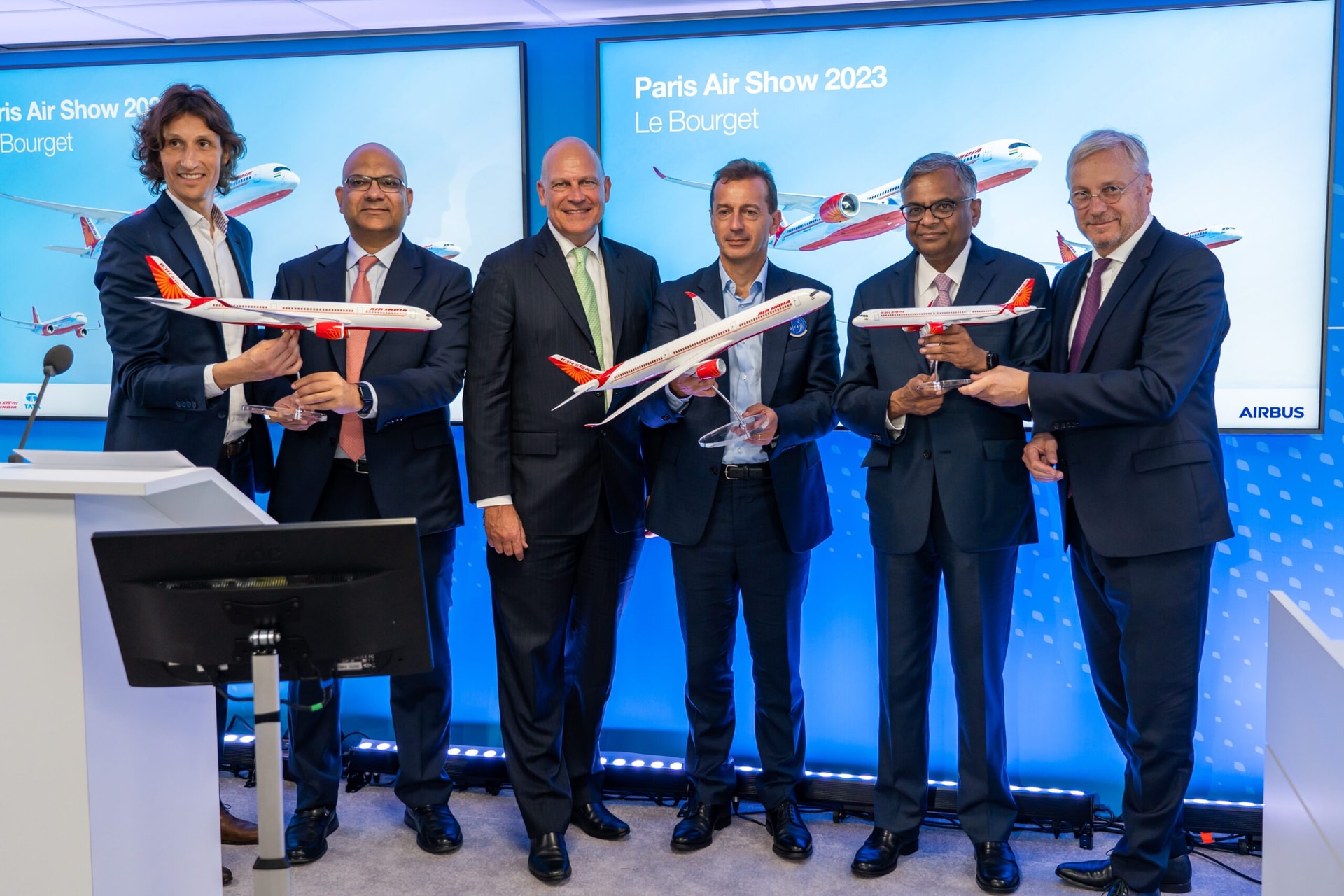 airinsight-com_paris-airshow-2023-day-2-tata-air-india-signatures-scaled.jpg