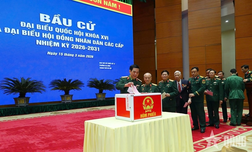 Chùm ảnh: Các đồng chí lãnh đạo Đảng, Nhà nước thực hiện quyền cử tri- Ảnh 22.