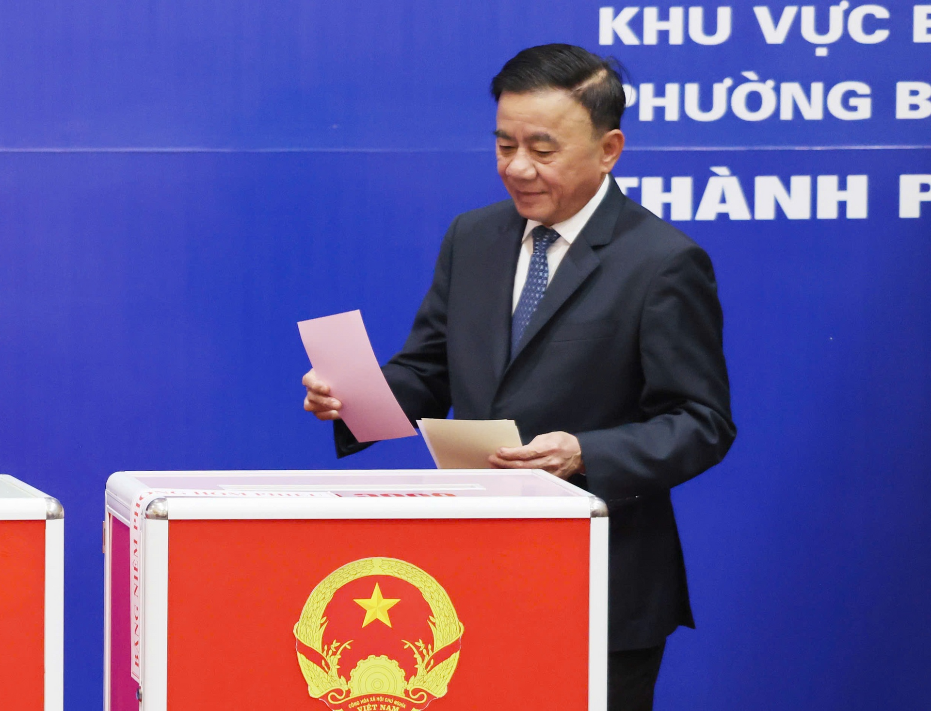 Chùm ảnh: Các đồng chí lãnh đạo Đảng, Nhà nước thực hiện quyền cử tri- Ảnh 10.