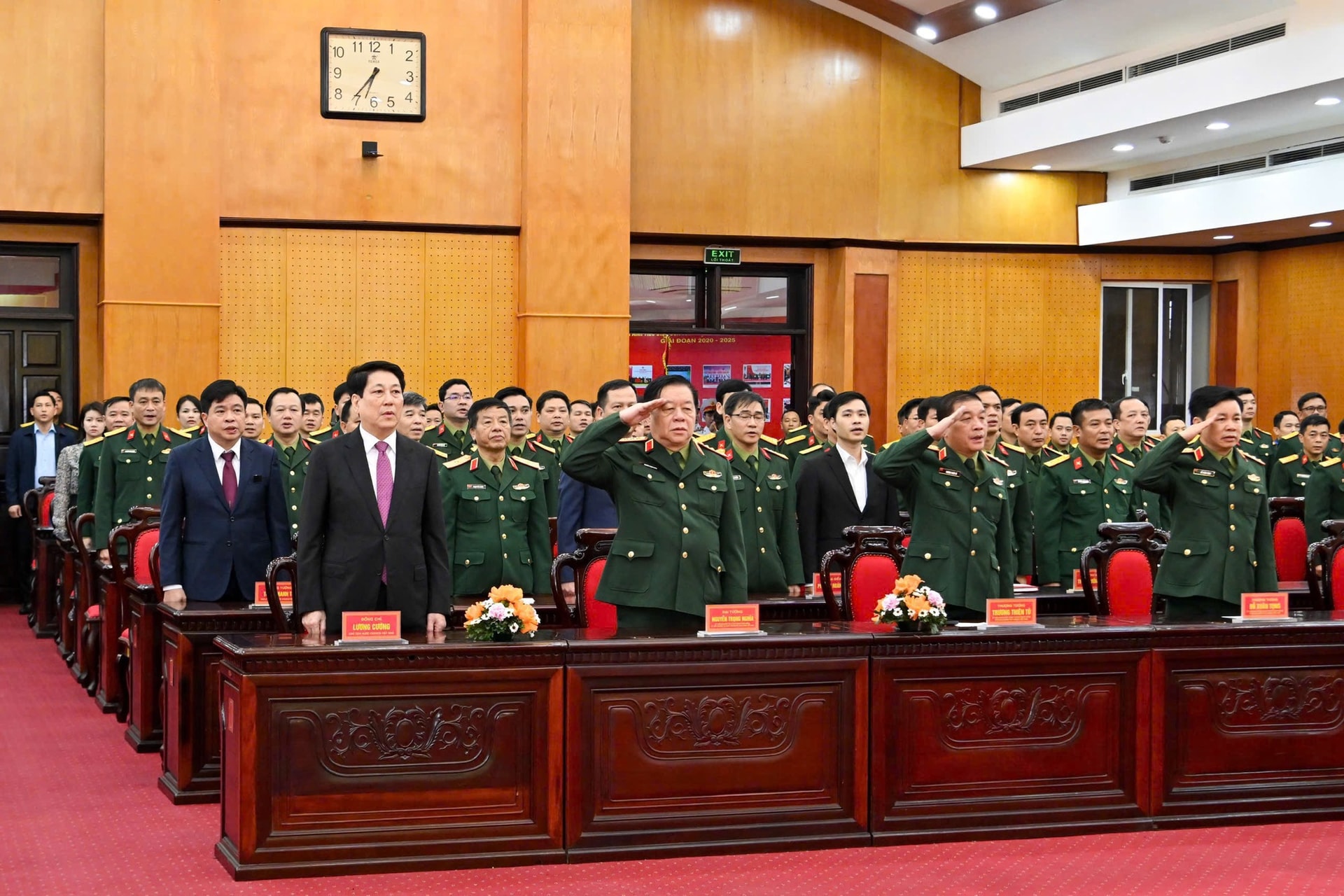 Chùm ảnh: Các đồng chí lãnh đạo Đảng, Nhà nước thực hiện quyền cử tri- Ảnh 5.