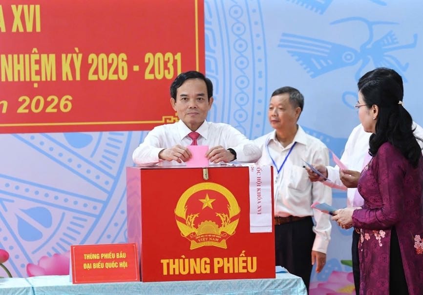 Chùm ảnh: Các đồng chí lãnh đạo Đảng, Nhà nước thực hiện quyền cử tri- Ảnh 27.