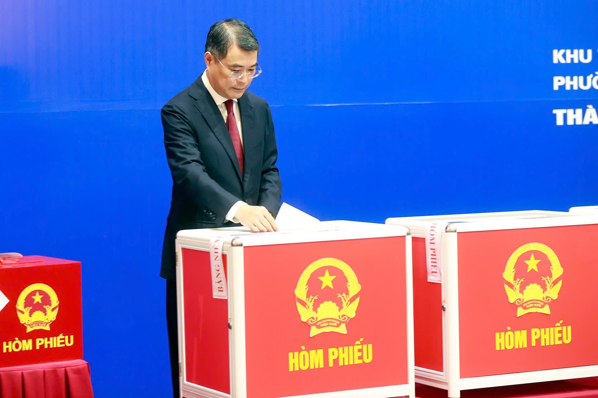 Chùm ảnh: Các đồng chí lãnh đạo Đảng, Nhà nước thực hiện quyền cử tri- Ảnh 11.