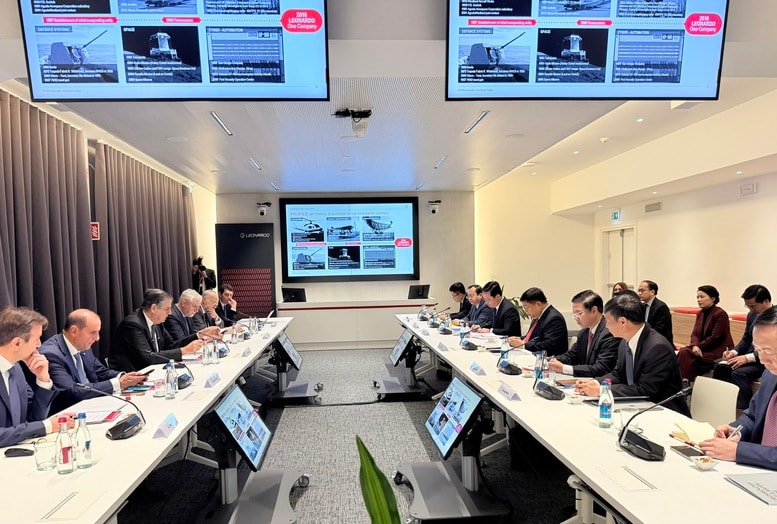 Phó Thủ tướng Nguyễn Chí Dũng làm việc với Tập đoàn hàng không vũ trụ và công nghiệp quốc phòng hàng đầu châu Âu- Ảnh 1.