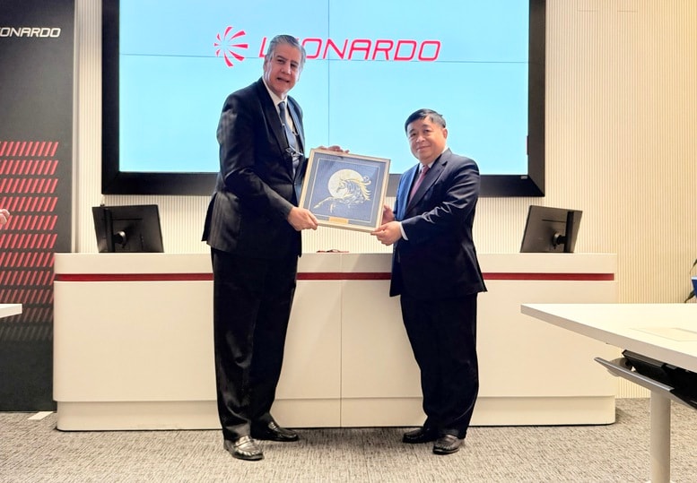 Phó Thủ tướng Nguyễn Chí Dũng làm việc với Tập đoàn hàng không vũ trụ và công nghiệp quốc phòng hàng đầu châu Âu- Ảnh 5.