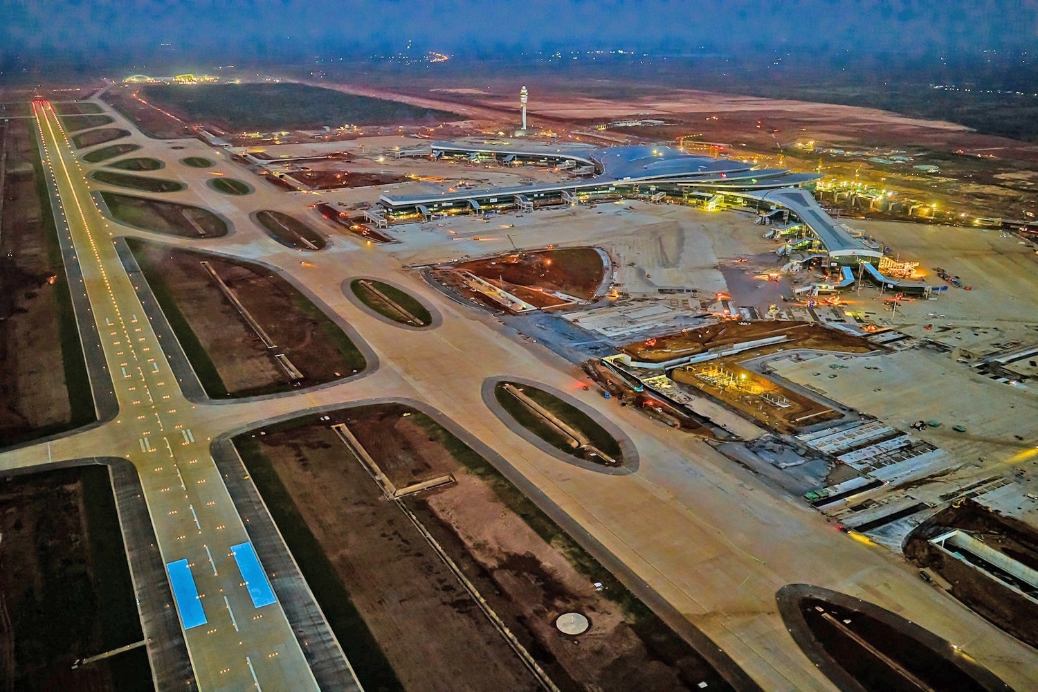 Sân bay Long Thành đang hoàn thiện giai đoạn 1, chuẩn bị đưa vào khai thác trong tháng 6/2026. 