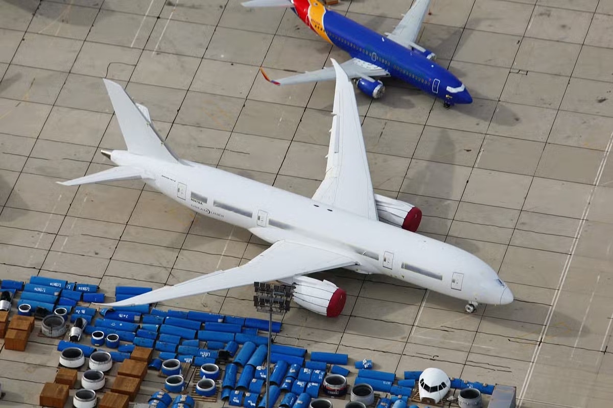 Boeing 787-8 Dreamliner 1