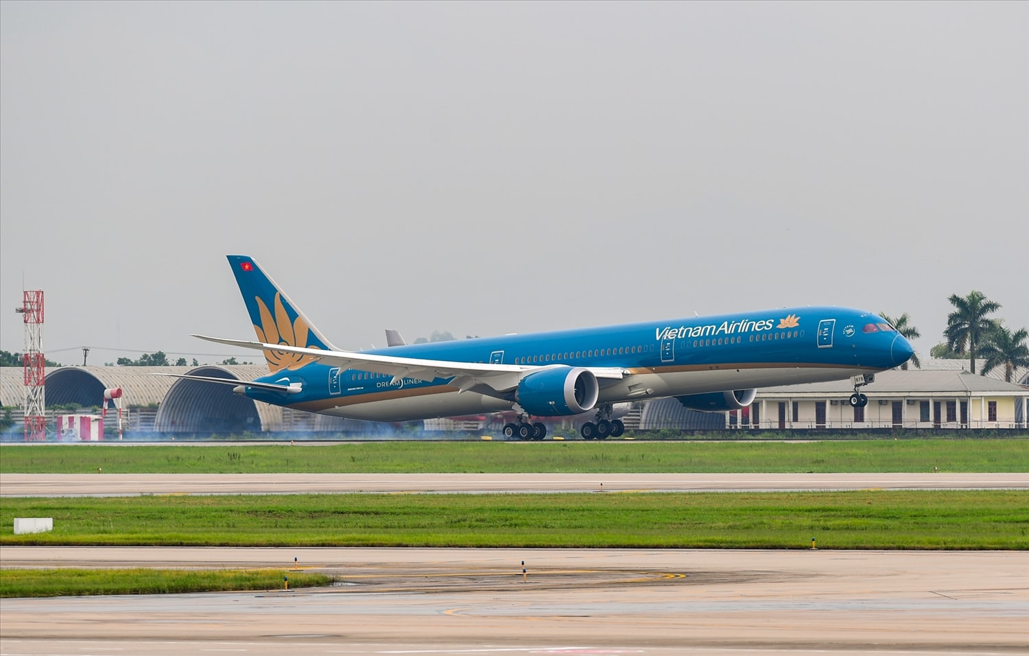 Vietnam Airlines