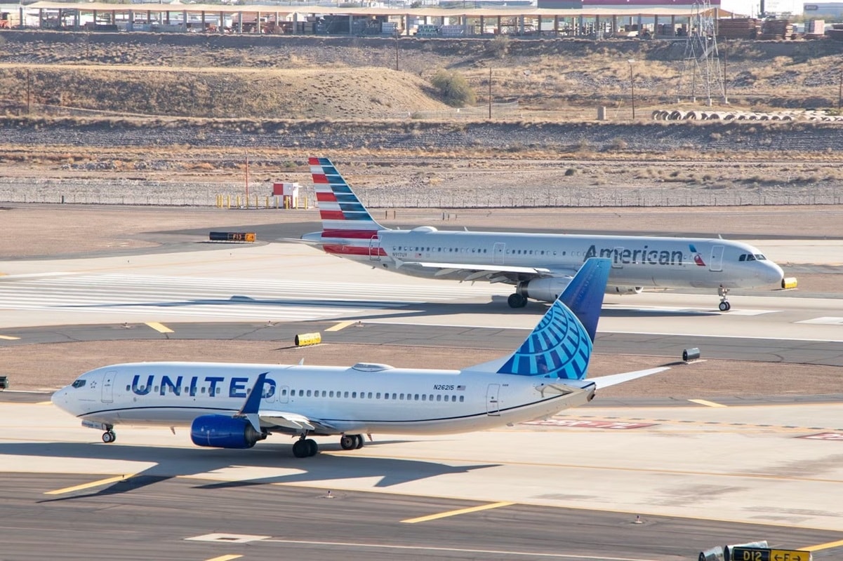 gia nhien lieu may bay