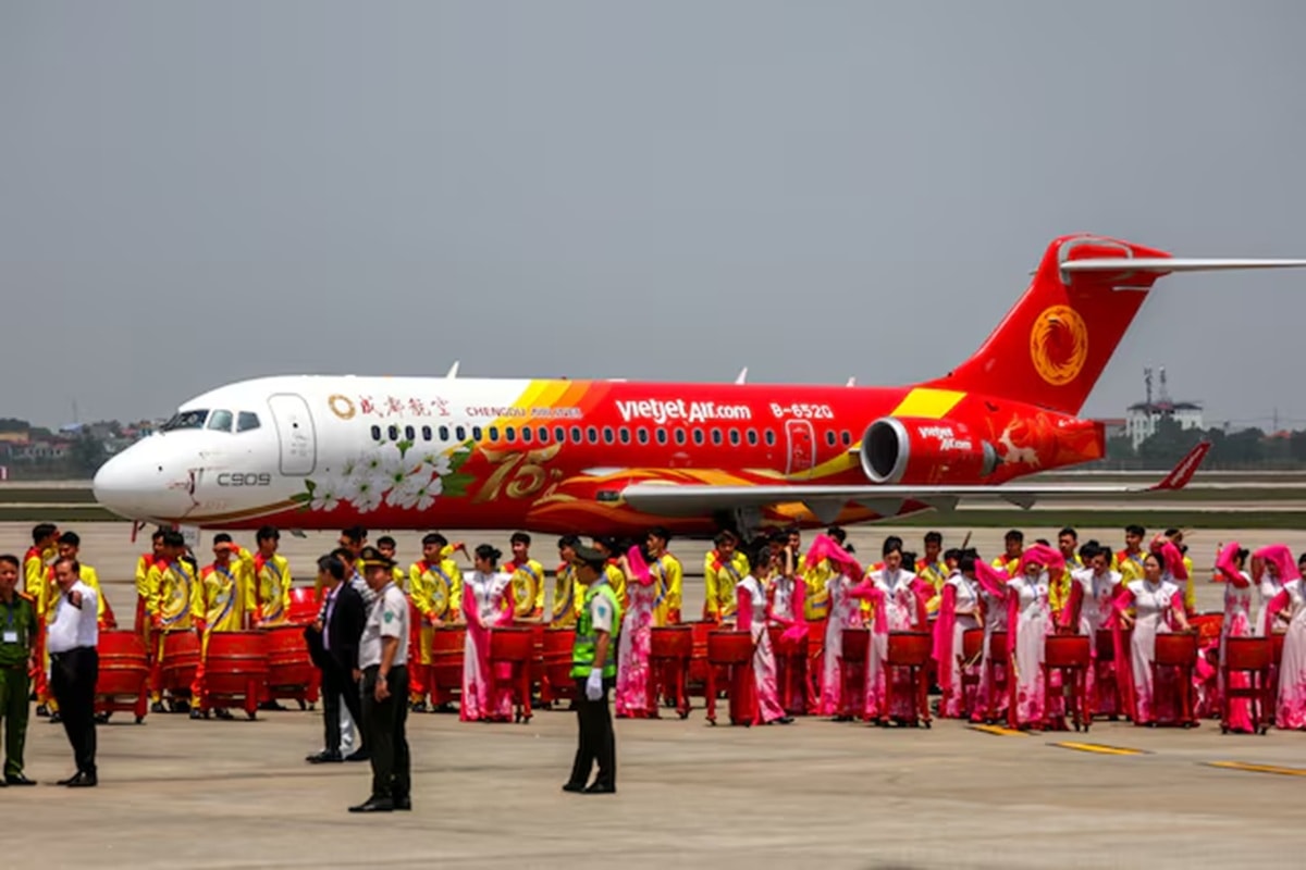 Vietjet ky thoa thuan thue 10 may bay 1