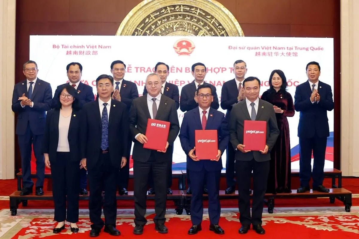 Vietjet ky thoa thuan thue 10 may bay