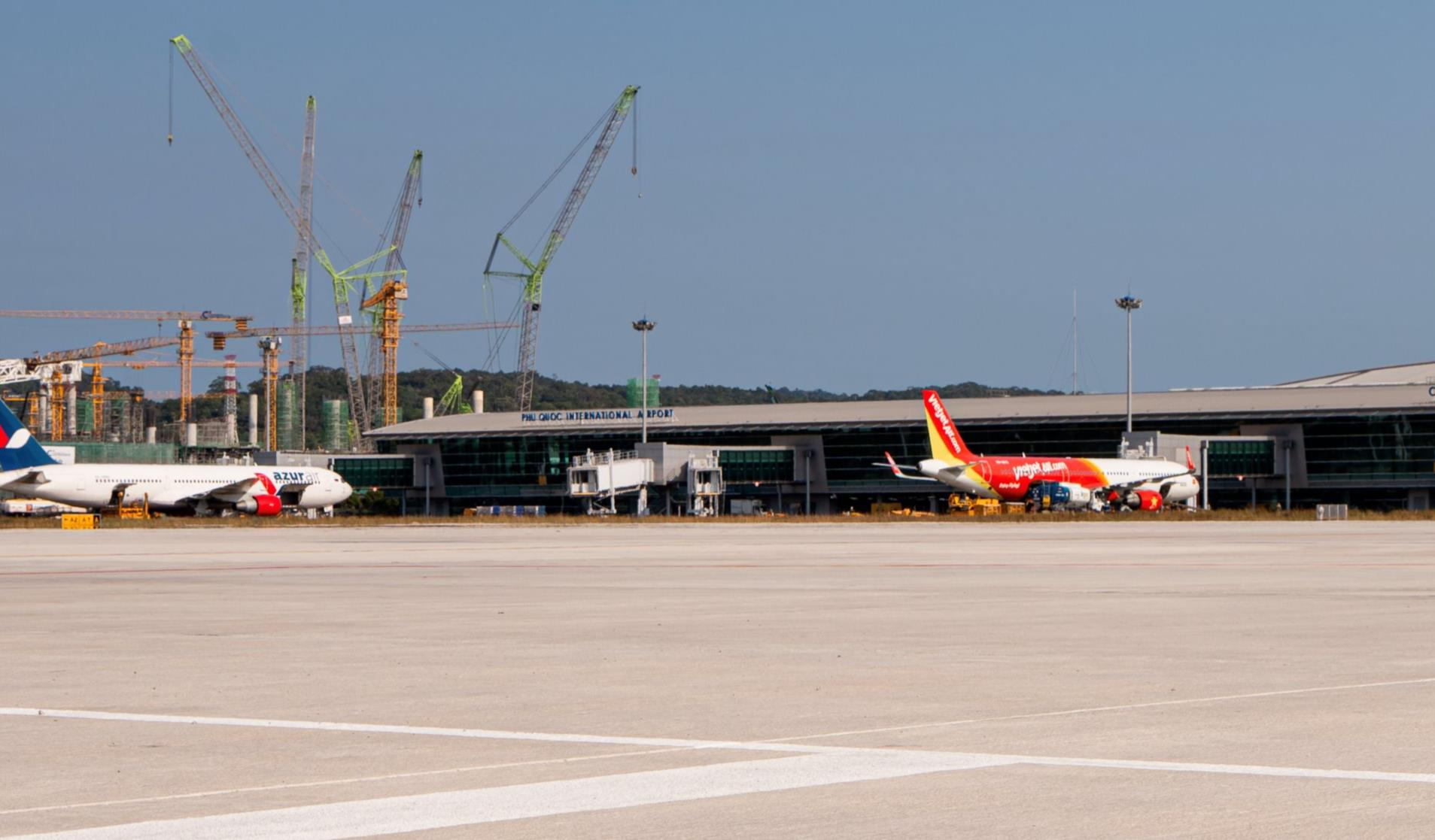 Khu vực sân đỗ tàu bay 