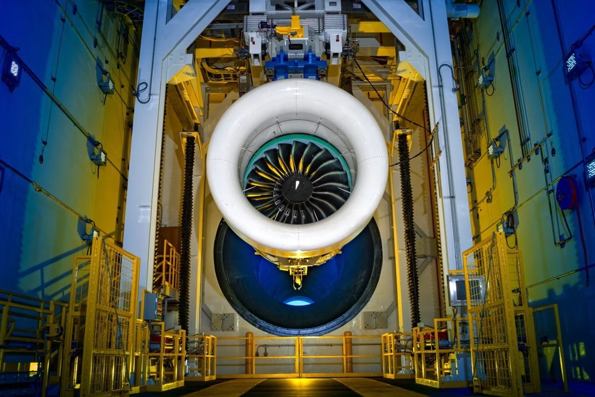 Pratt & Whitney dau tu