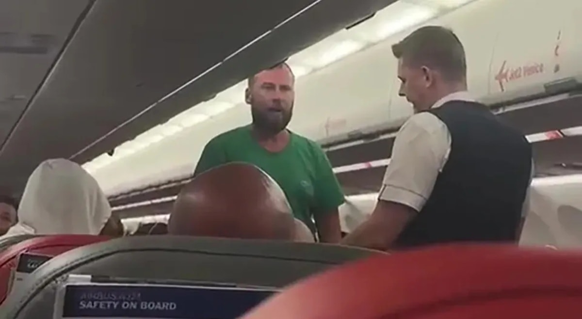 jet 2 gay roi