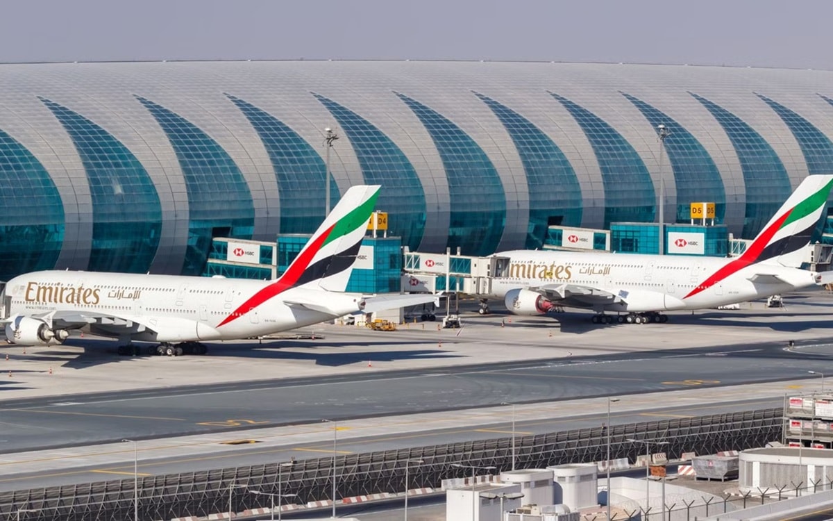 Emirates phuc hoi