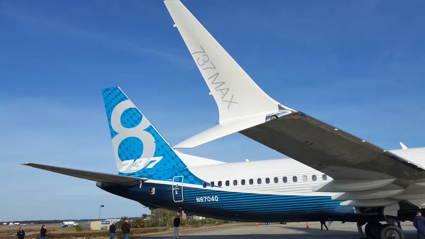 don hang Boeing 11
