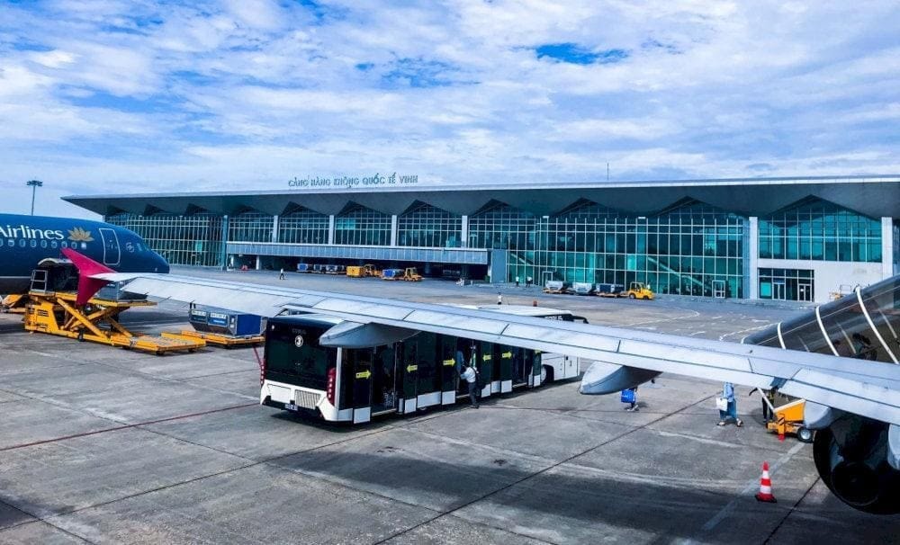 www.vietnamairlines.com-content-dam-legacy-site-assets-seo-images-2025-seo-thay-anh-traffic-tieng-viet-san-bay-vinh-_toan-canh-san-bay-quoc-te-vinh.jpeg