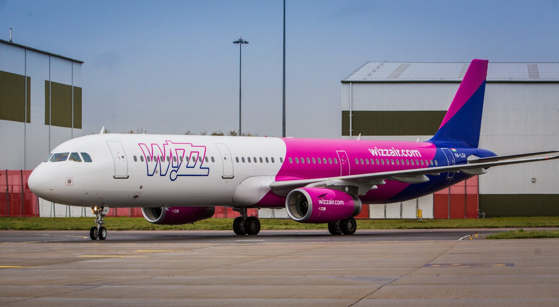 wizz-air-a321_3091005d-1920x1056.jpg