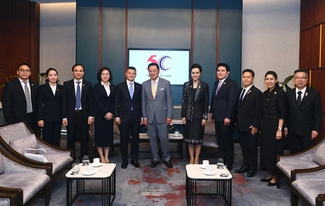 thu-tuong-thai-lan-gap-go-lanh-dao-tap-doan-sun-groupjpg-1781140303302627278086.webp