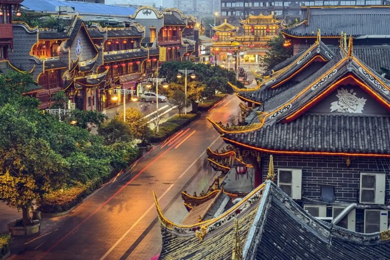 Thành Đô là địa điểm du lịch mà rất nhiều khách Việt có nhu cầu đặt chân đến