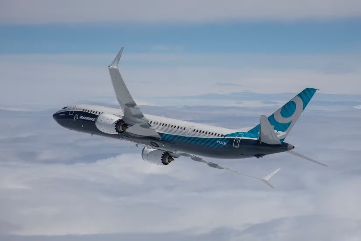 Boeing 737 MAX 2