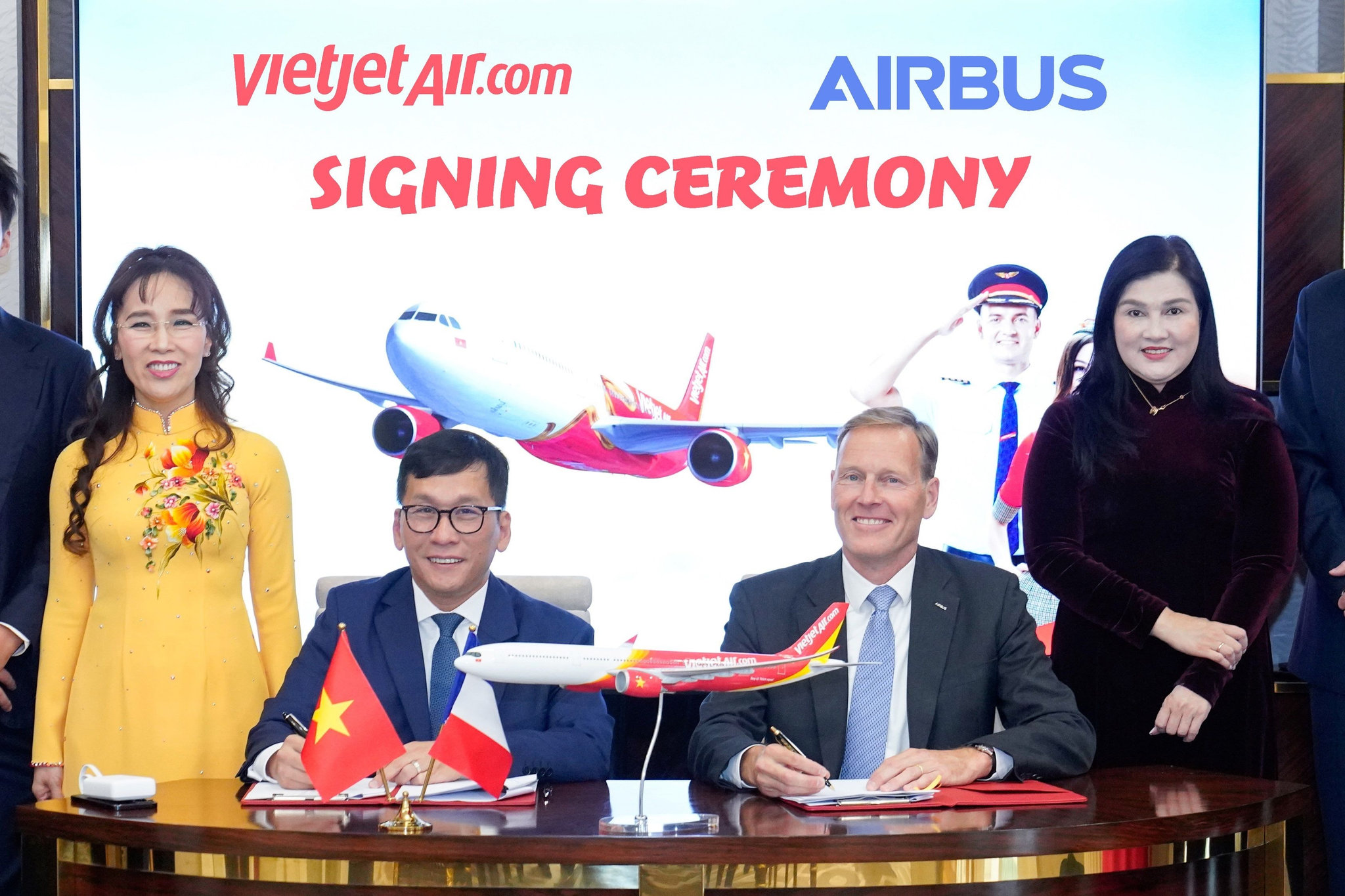 vietjet-ky-hop-tac-voi-airbus20251017094540.jpg
