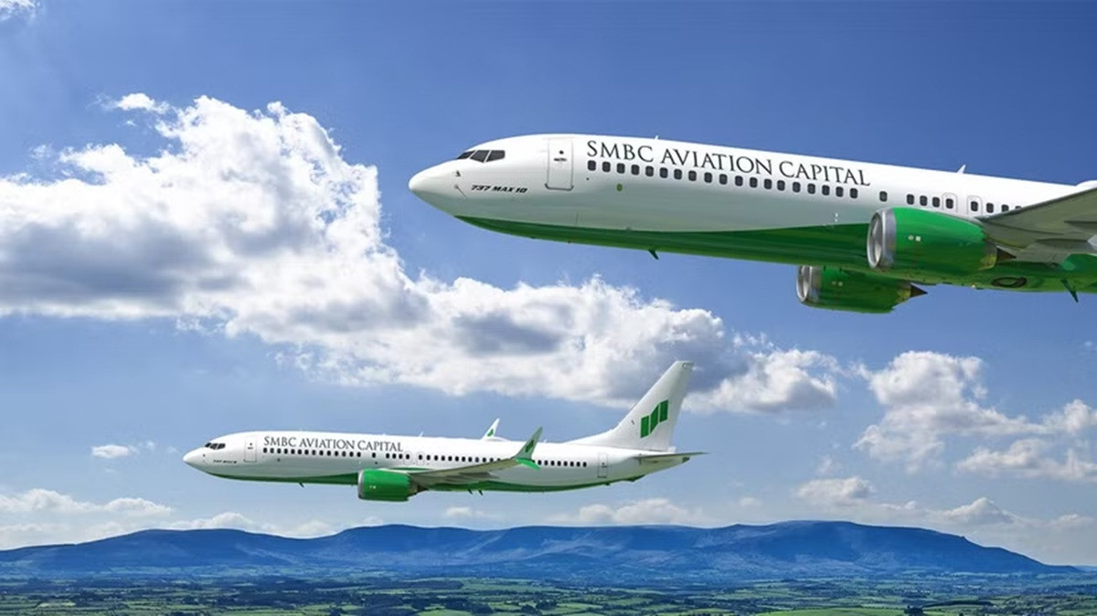 100 Boeing 737 MAX
