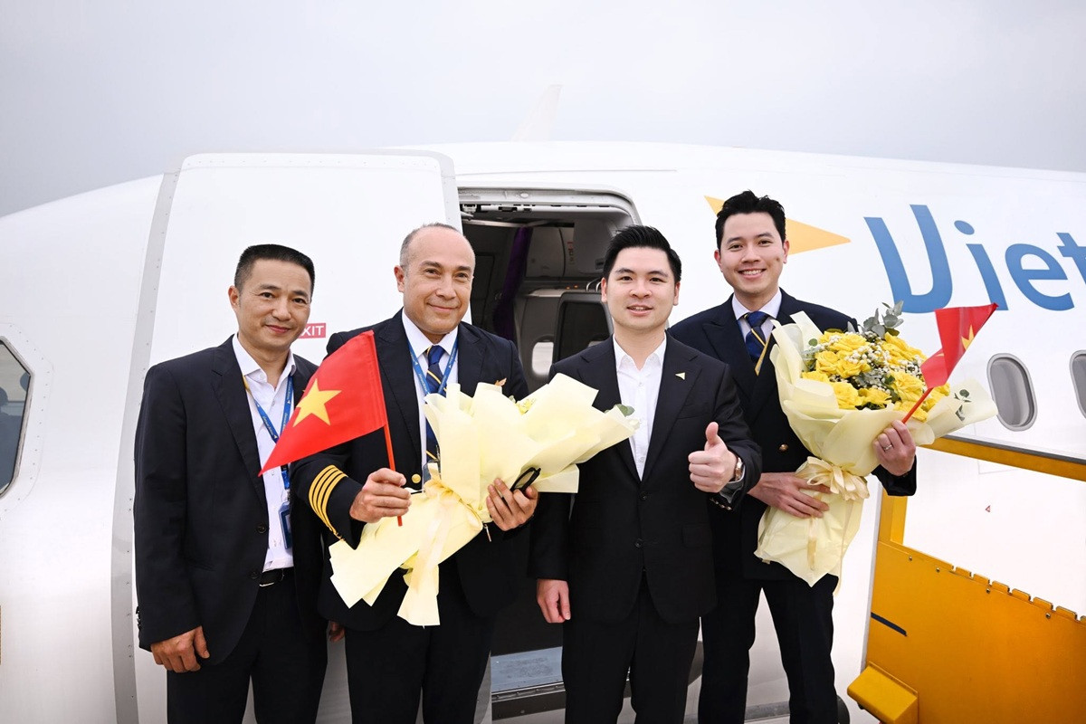 Vietravel Airlines 1