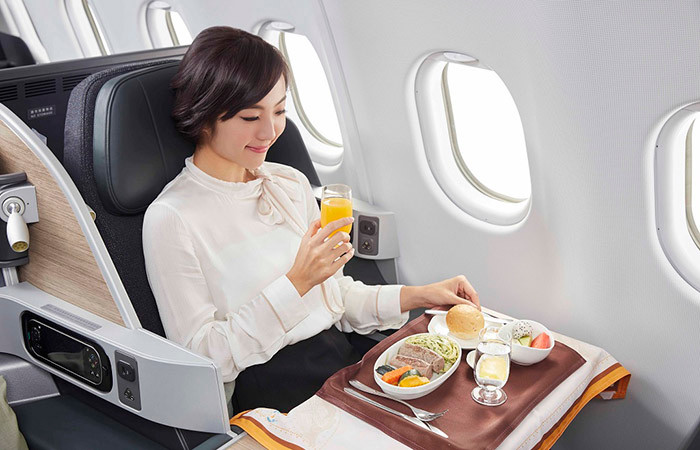 eva-air-2.jpg
