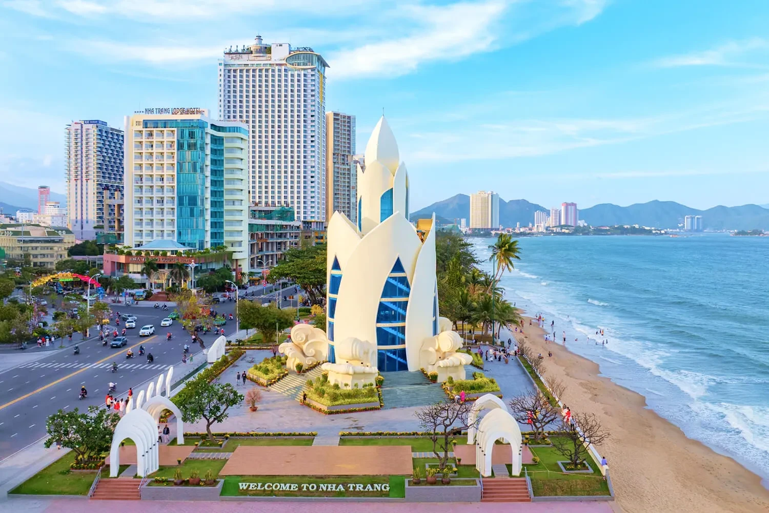 newlifetravelcars.com-wp-content-uploads-2025-10-_thap-tram-huong-nha-trang.webp