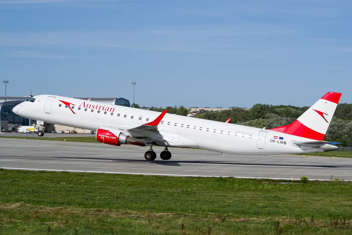 may bay cua Austrian Airlines 1