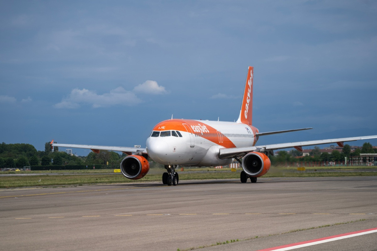 easyJet 2