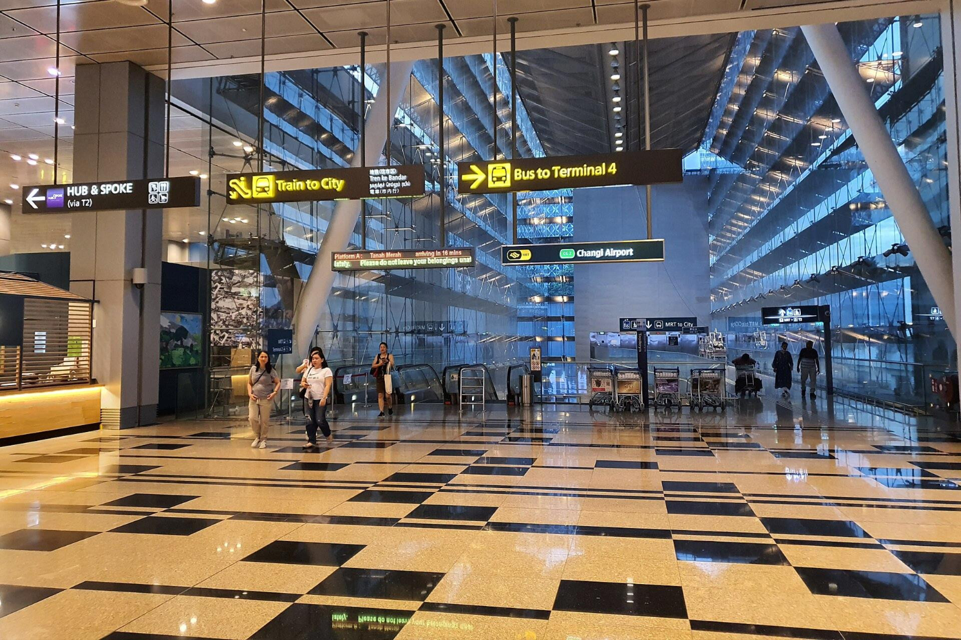 cg2_changi_airport_mrt_terminal_3_entrance_-new_sigange-_20230601_190629(1).jpg