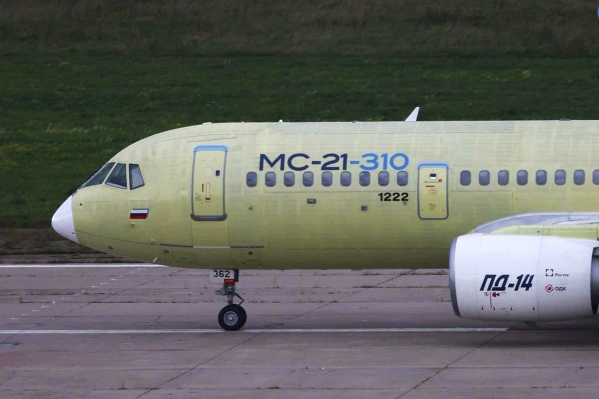 may bay MC-21-310 