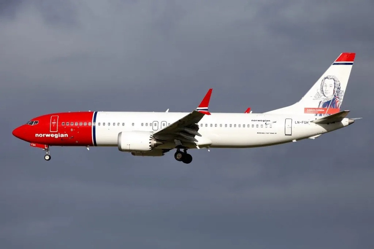 Boeing 737 MAX 11