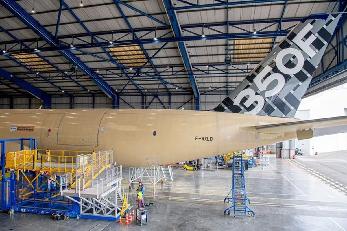 Airbus A350F 1