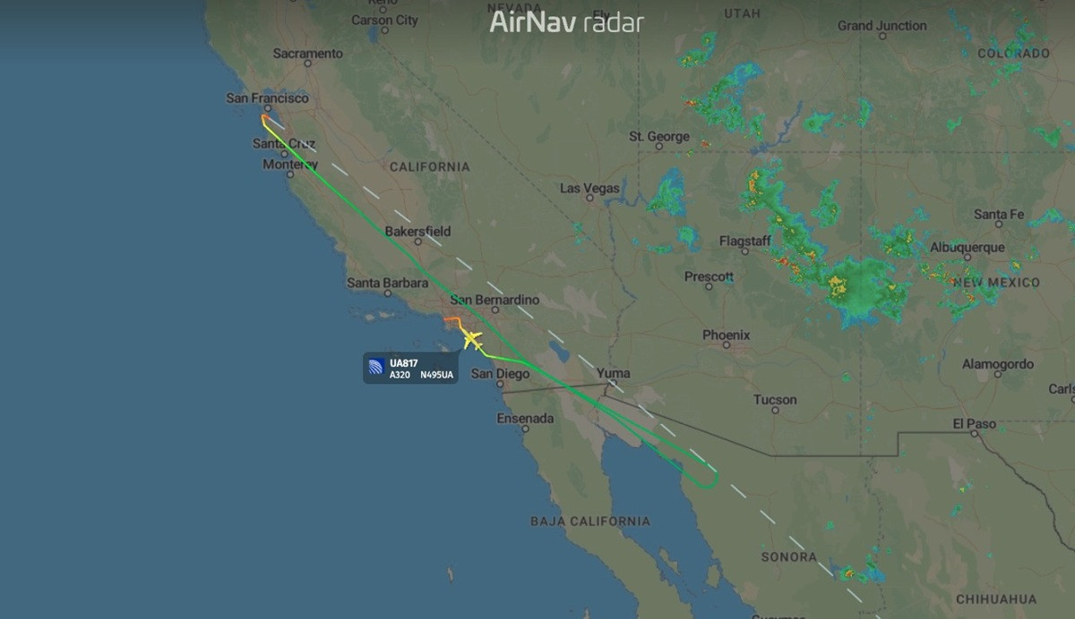 UA817 cua United Airlines 