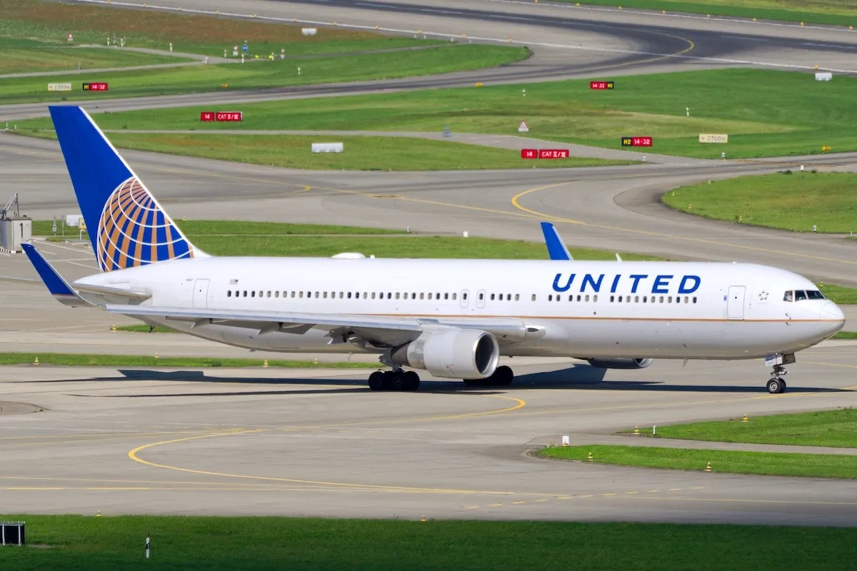 may bay United Airlines