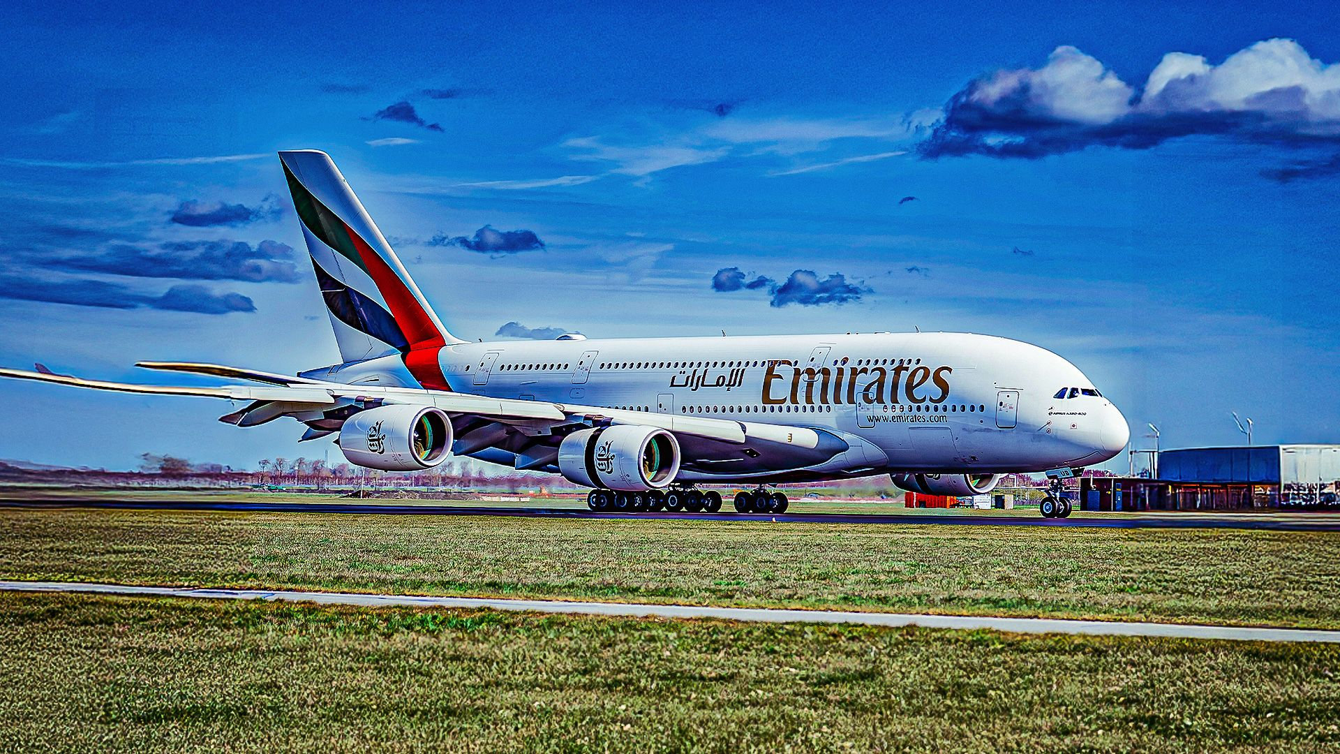 may-bay-airbus-a380 2